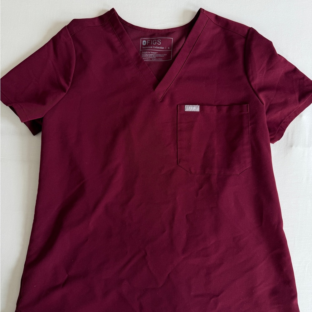 Women's FIGS BurgundyCatarina- One-Pocket
Scrub Top